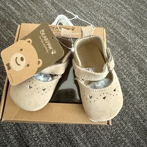 NWT Bearpaw baby girl leather suede shoes